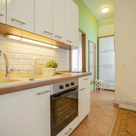 Molnar 20 Apartment